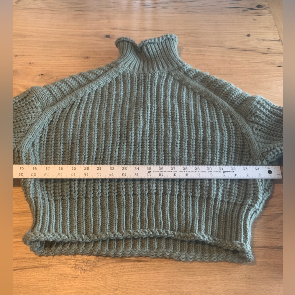 H&M Cropped Turtleneck Long Sleeve Cable Knit Green Sweater Women’s Small Prelov - Picture 4 of 7